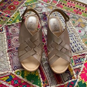 Women Summer Metallic Wedges 7.5 Shoes Sandals Zara Me too Worn Once